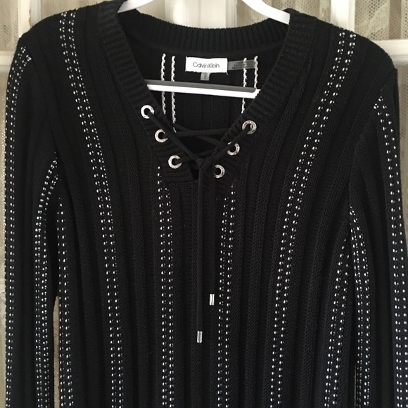 Calvin Klein Sweaters - Host Pick:Calvin Klein Black & White Pullover Sweater – Size Medium
